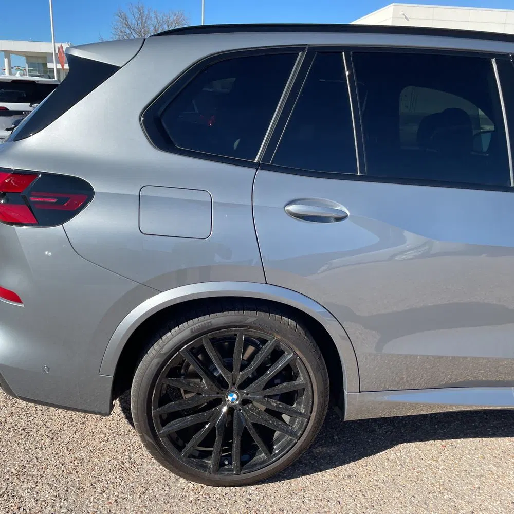 2025 BMW X5 M60i