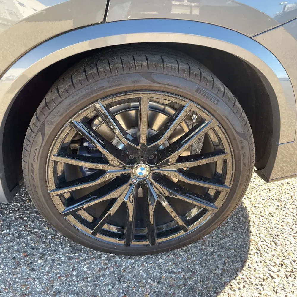 2025 BMW X5 M60i