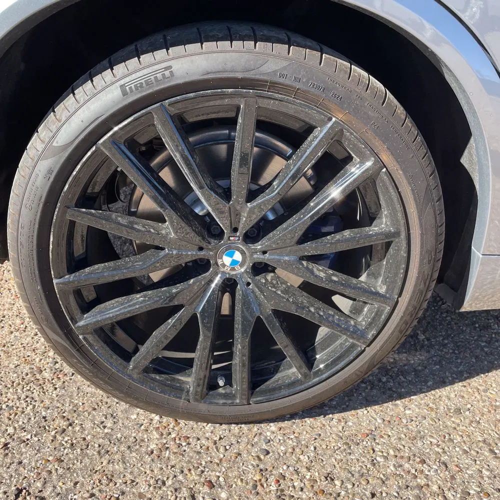 2025 BMW X5 M60i