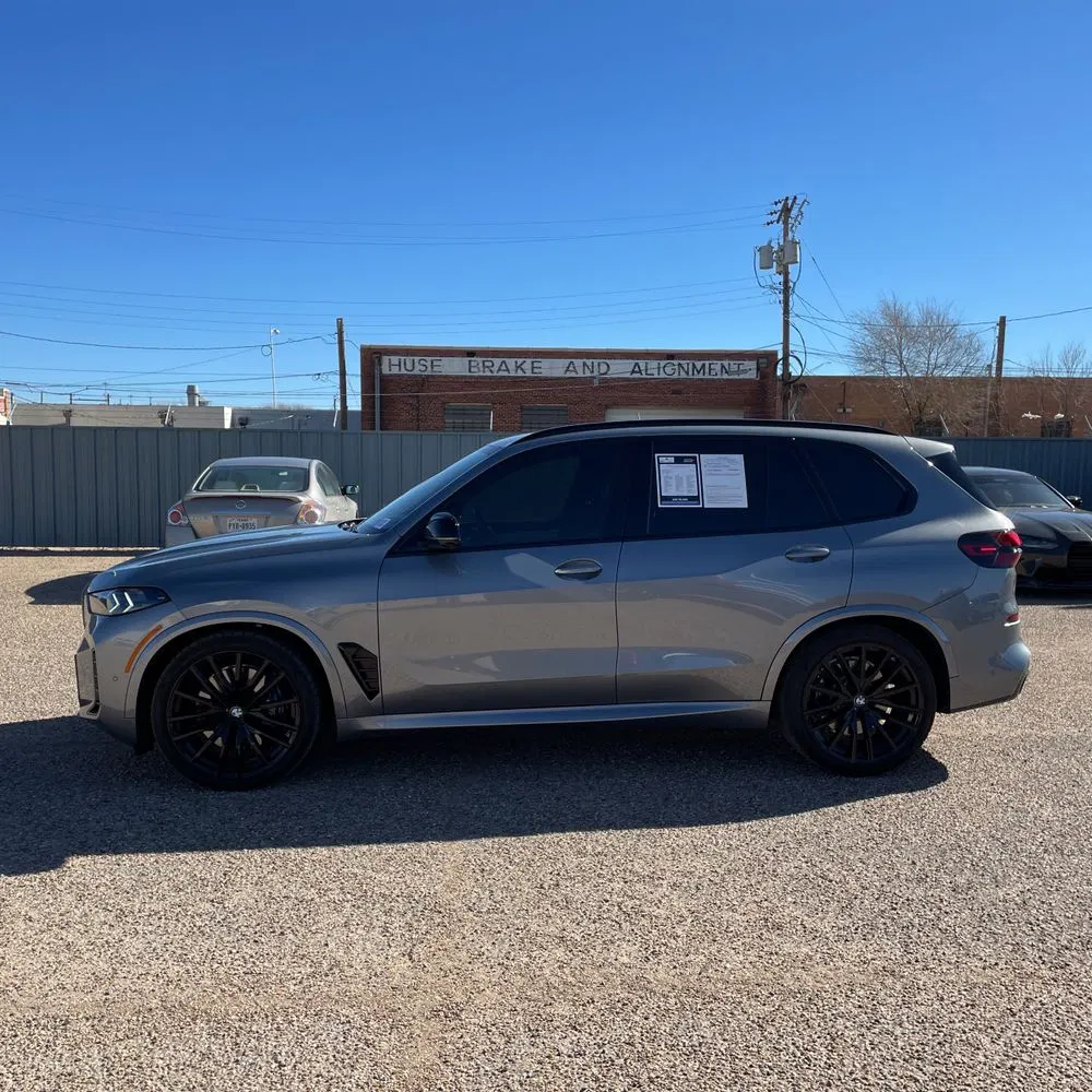 2025 BMW X5 M60i