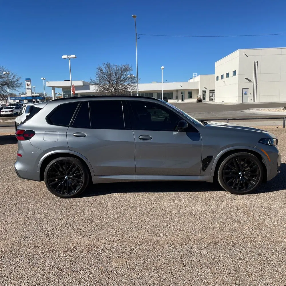 2025 BMW X5 M60i