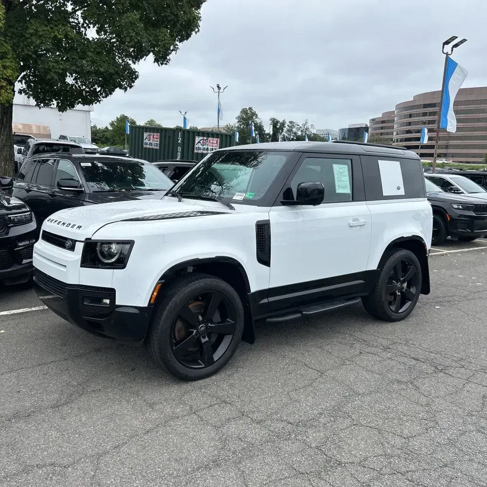 2024 Land Rover Defender 90 P400 X-Dynamic SE