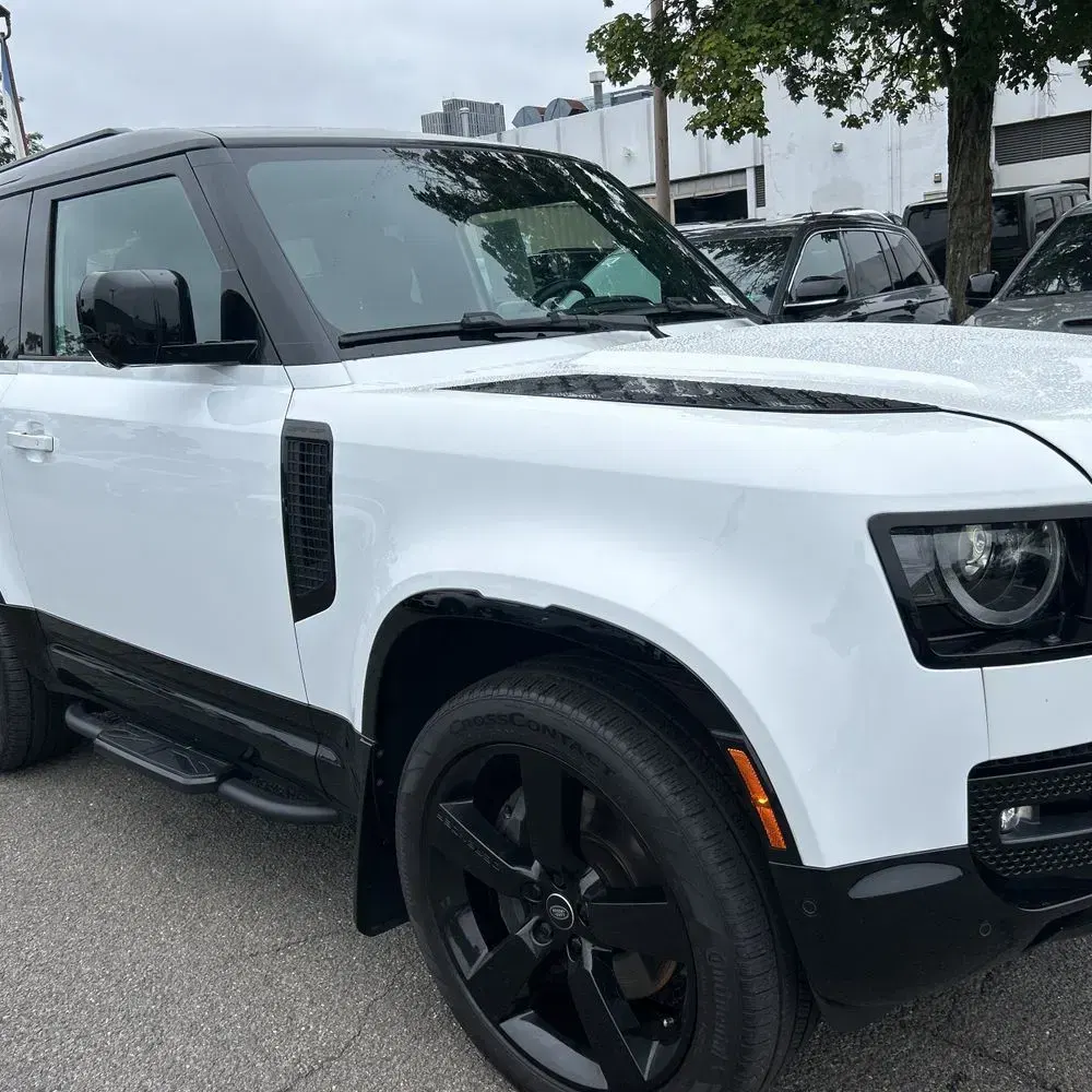2024 Land Rover Defender 90 P400 X-Dynamic SE