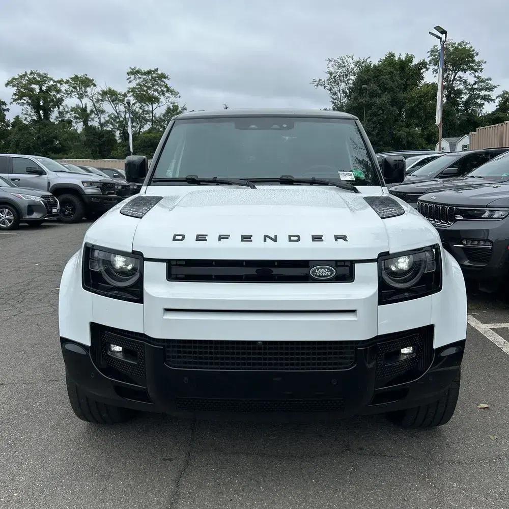 2024 Land Rover Defender 90 P400 X-Dynamic SE