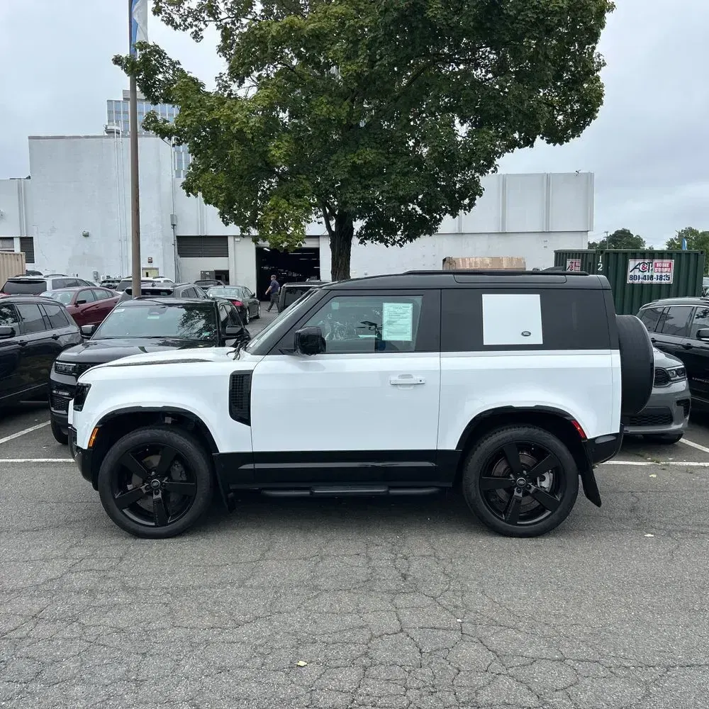 2024 Land Rover Defender 90 P400 X-Dynamic SE