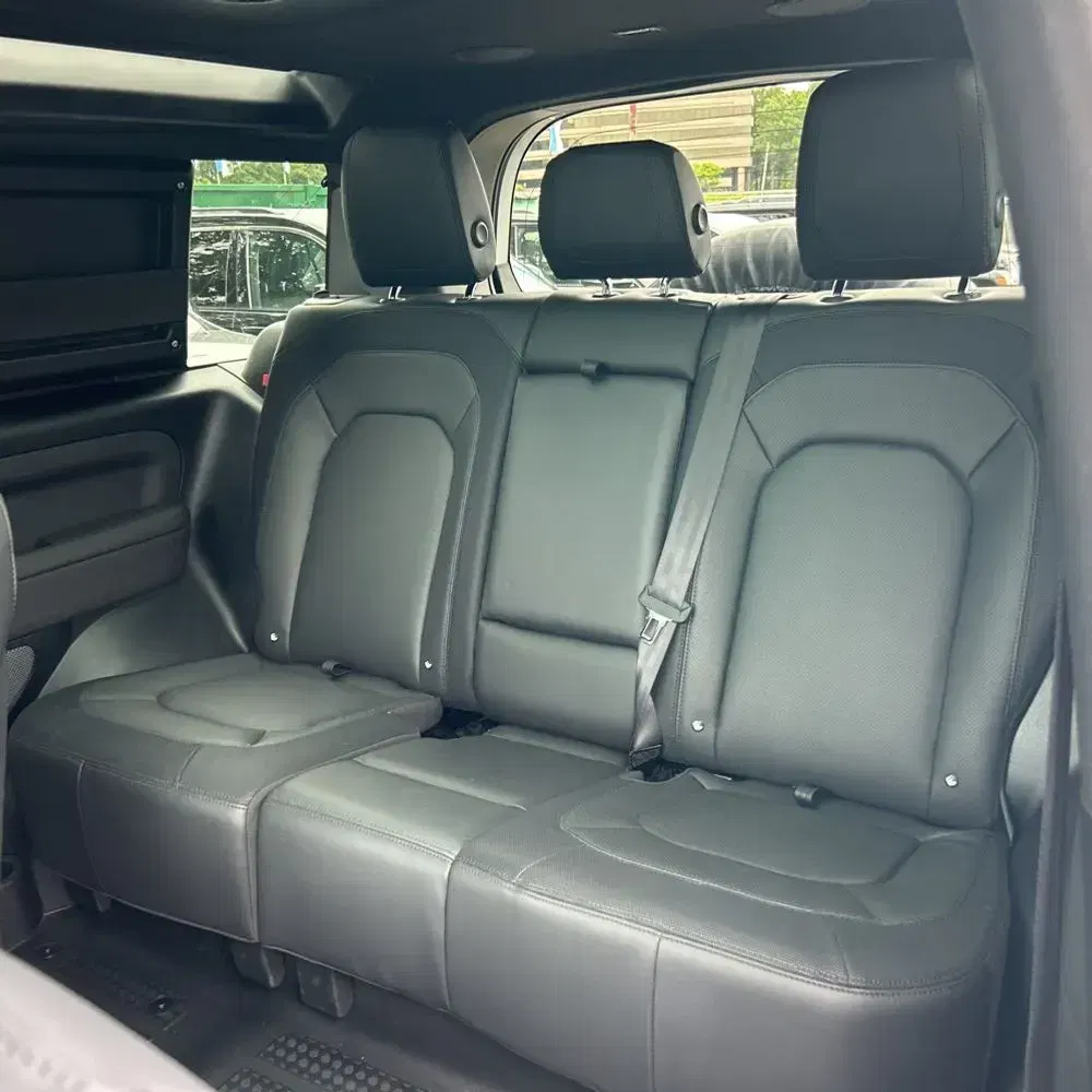 2024 Land Rover Defender 90 P400 X-Dynamic SE
