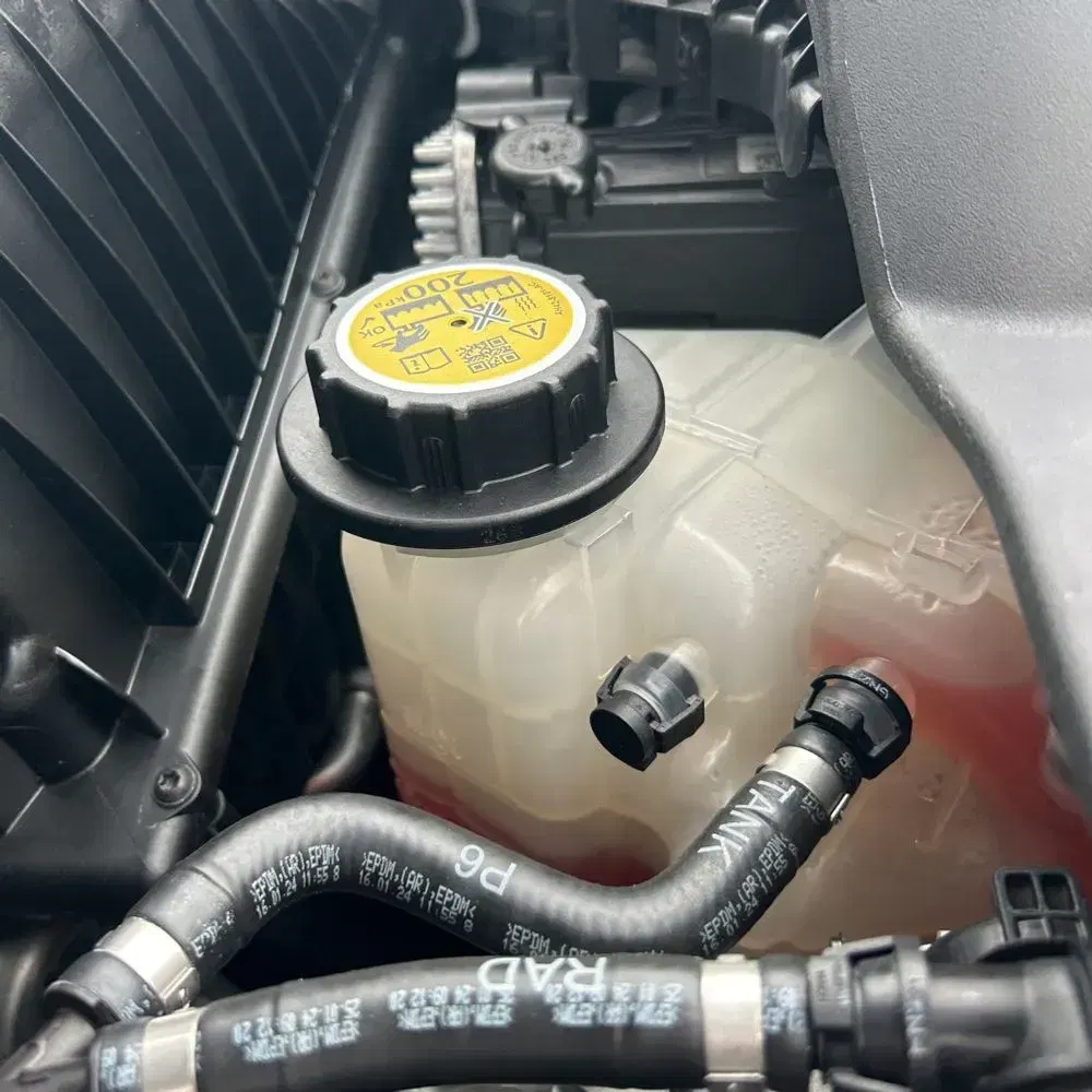 2024 Land Rover Defender 90 P400 X-Dynamic SE
