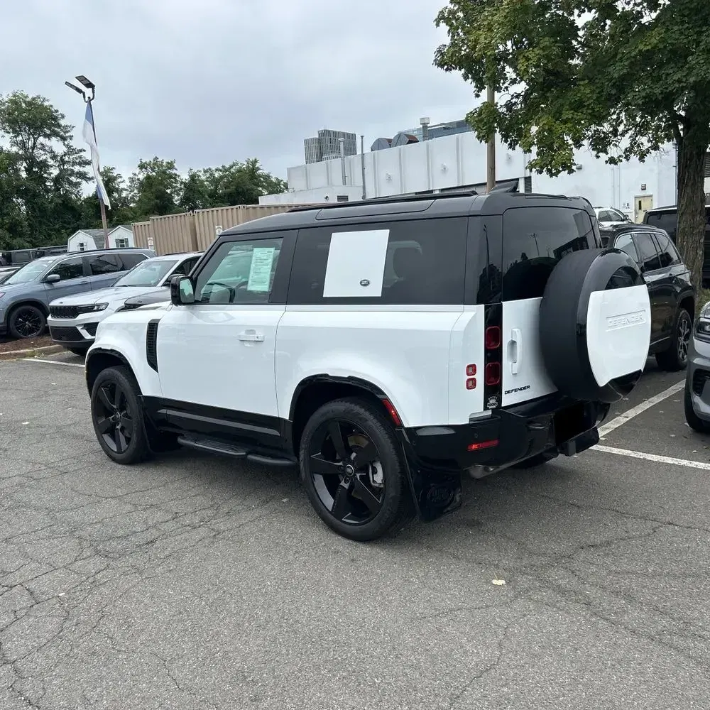 2024 Land Rover Defender 90 P400 X-Dynamic SE