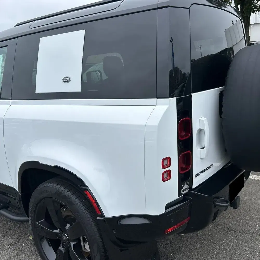 2024 Land Rover Defender 90 P400 X-Dynamic SE