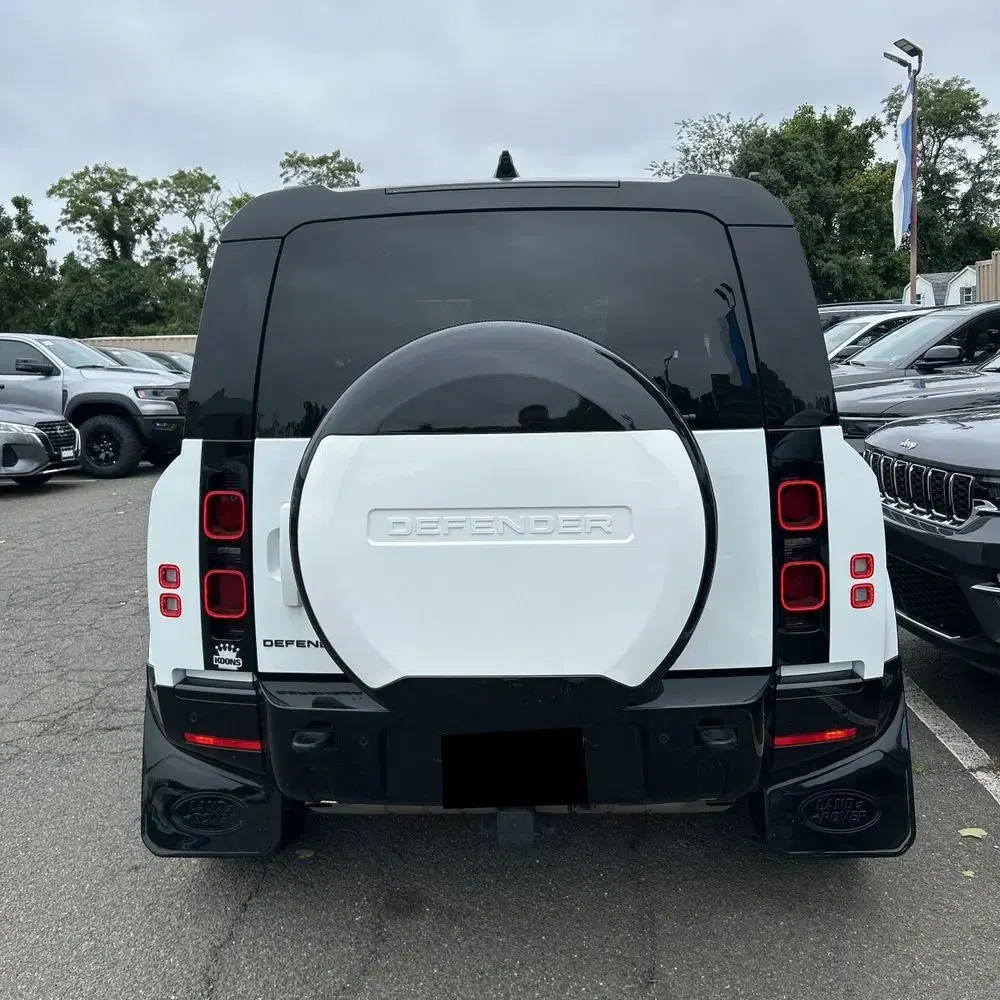 2024 Land Rover Defender 90 P400 X-Dynamic SE
