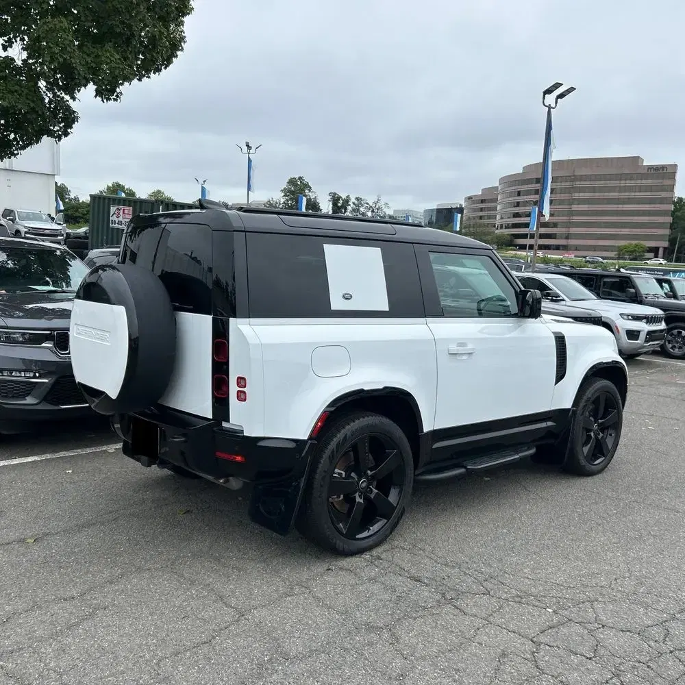 2024 Land Rover Defender 90 P400 X-Dynamic SE