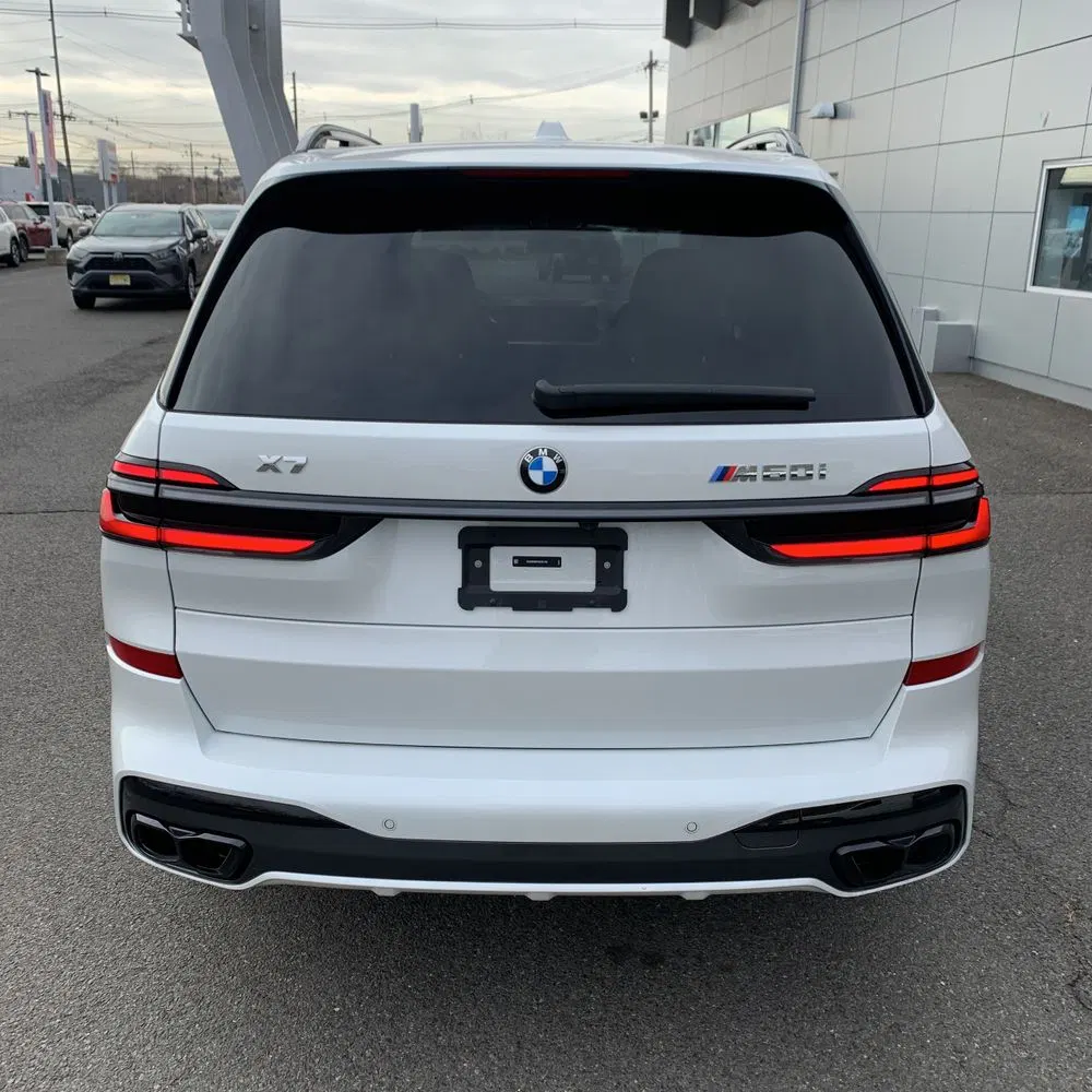 2024 BMW X7 M60i