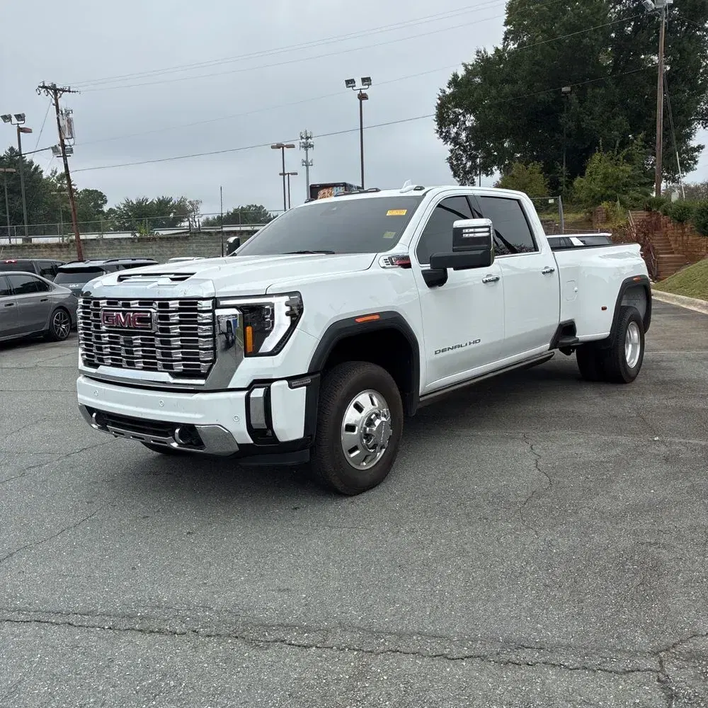 2025 GMC Sierra 3500HD Denali
