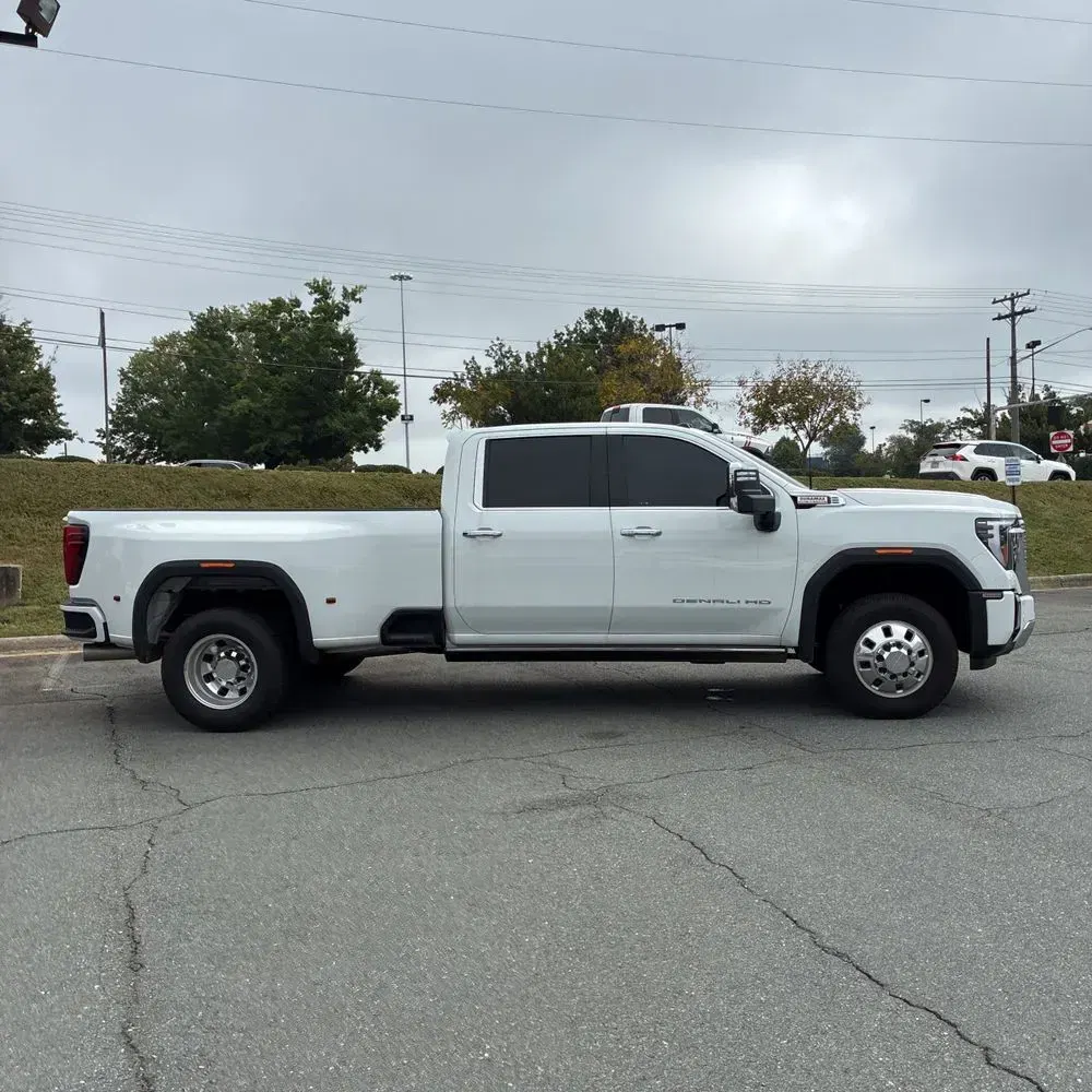 2025 GMC Sierra 3500HD Denali