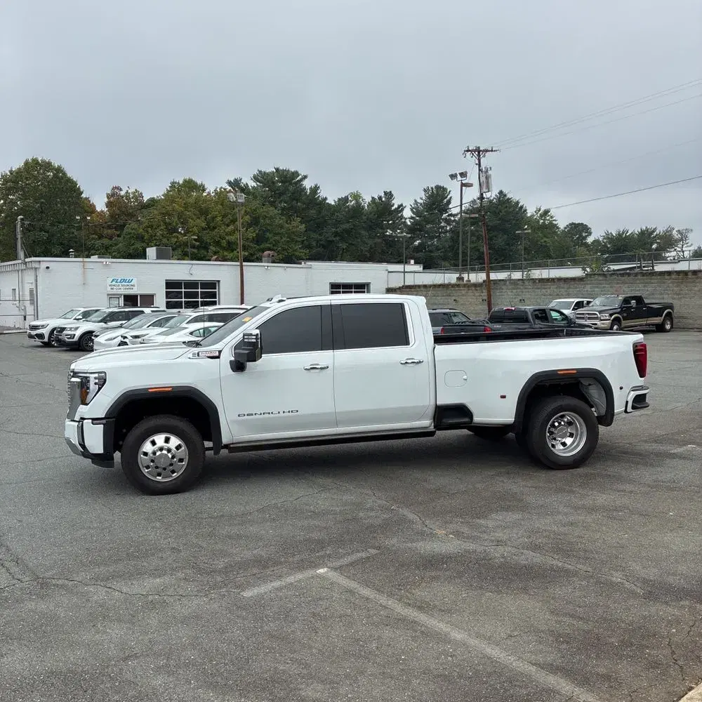 2025 GMC Sierra 3500HD Denali