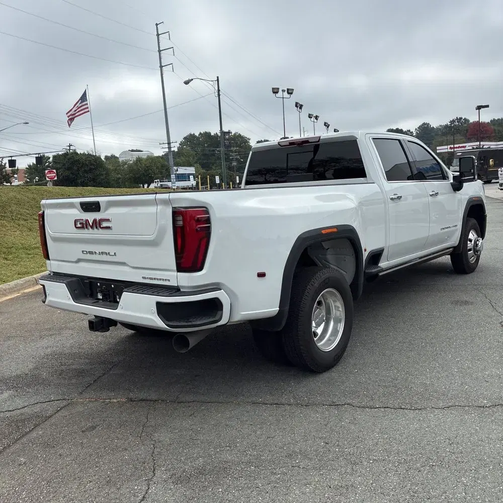 2025 GMC Sierra 3500HD Denali