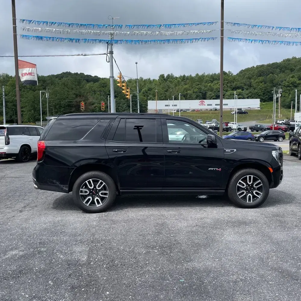 2023 GMC Yukon AT4