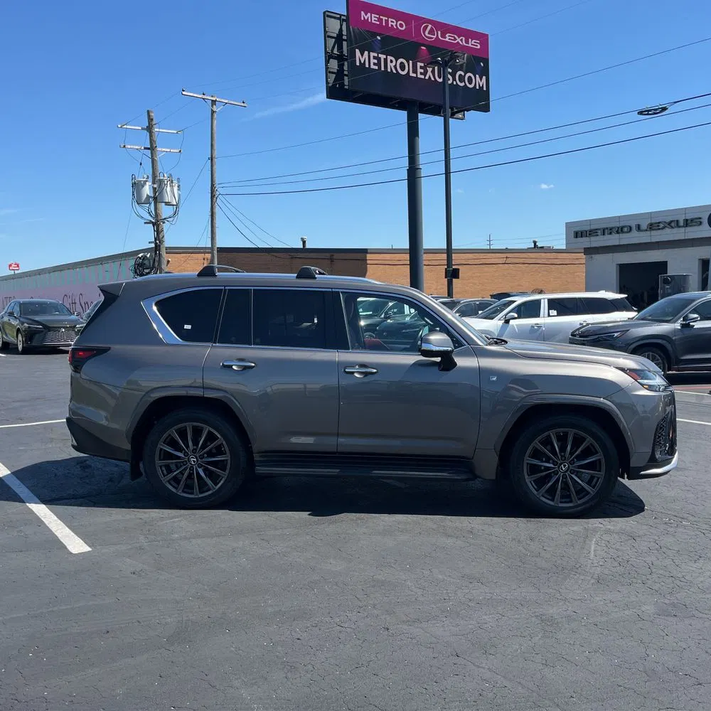 2023 Lexus LX 600 F SPORT Handling