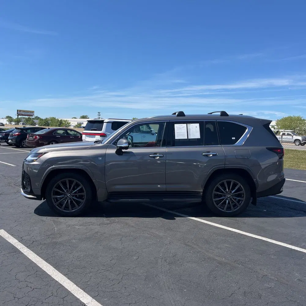 2023 Lexus LX 600 F SPORT Handling