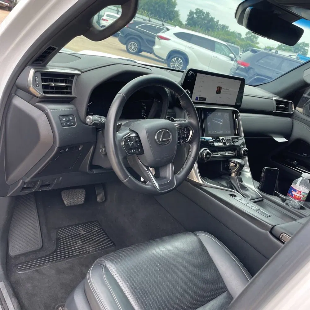 2022 Lexus LX 600 Premium