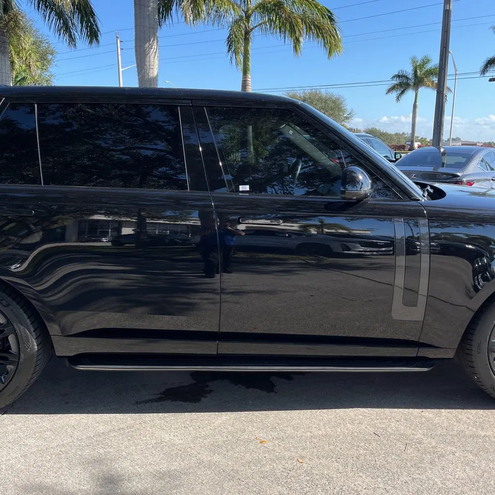 2023 Land Rover Range Rover P400 SE LWB