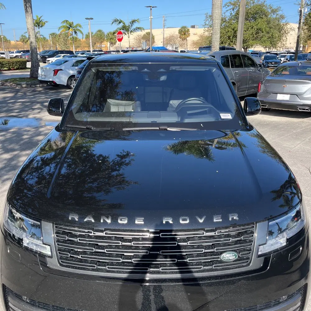 2023 Land Rover Range Rover P400 SE LWB