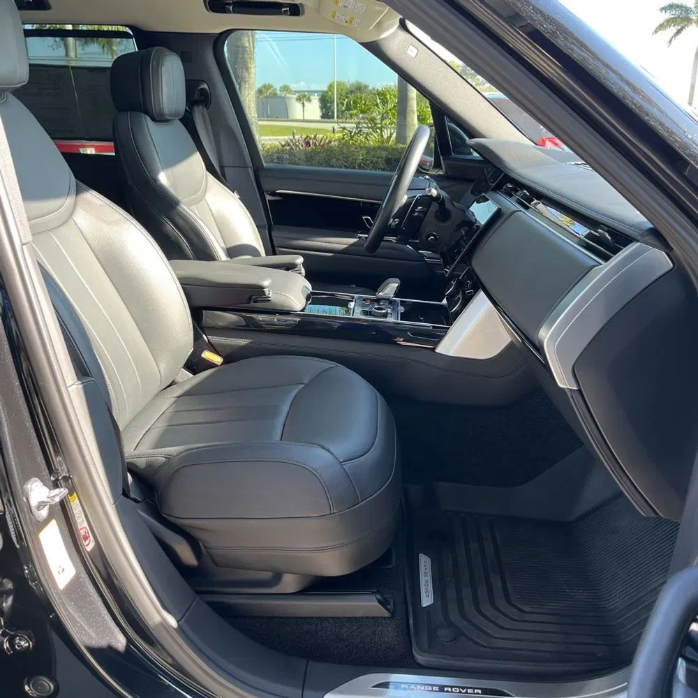 2023 Land Rover Range Rover P400 SE LWB