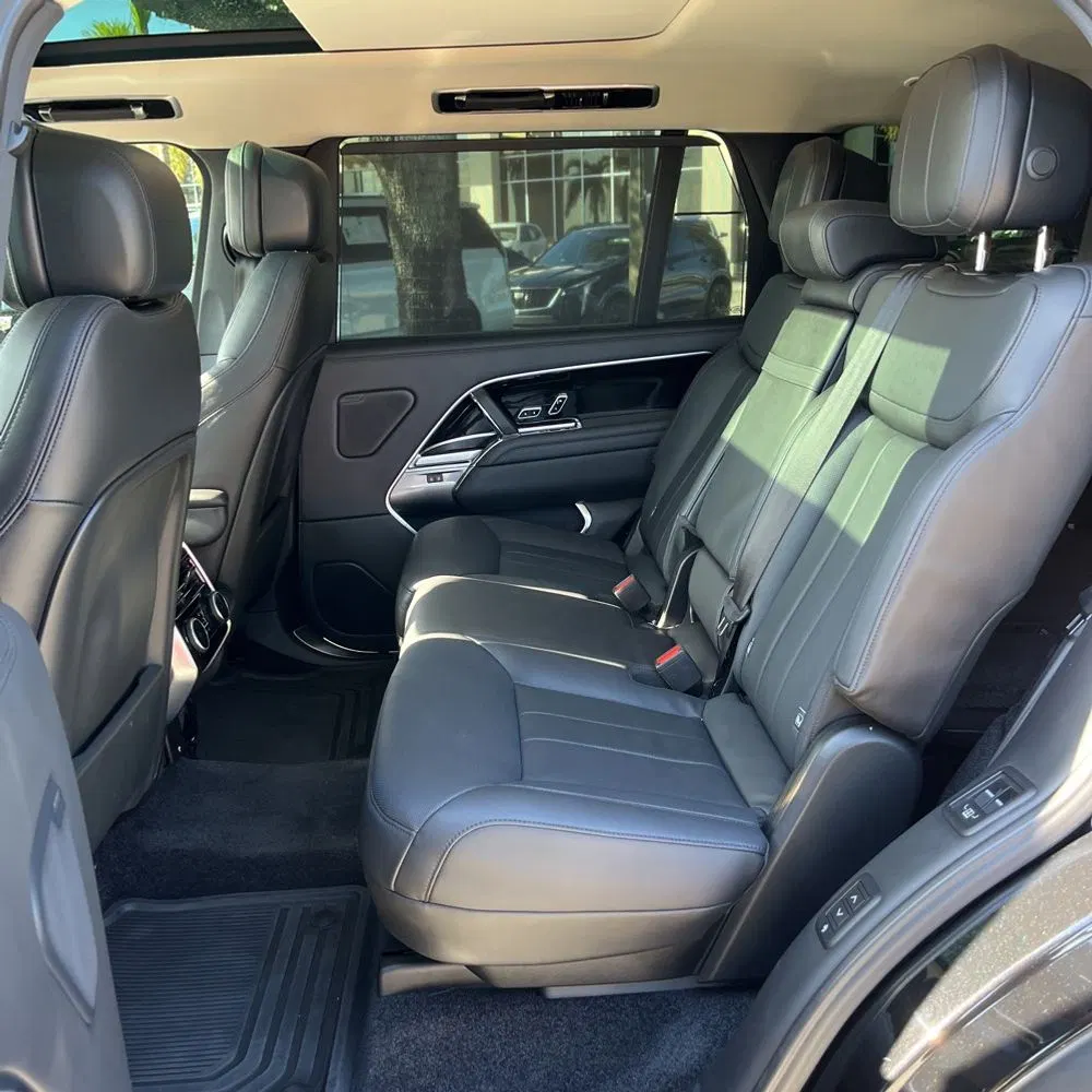 2023 Land Rover Range Rover P400 SE LWB