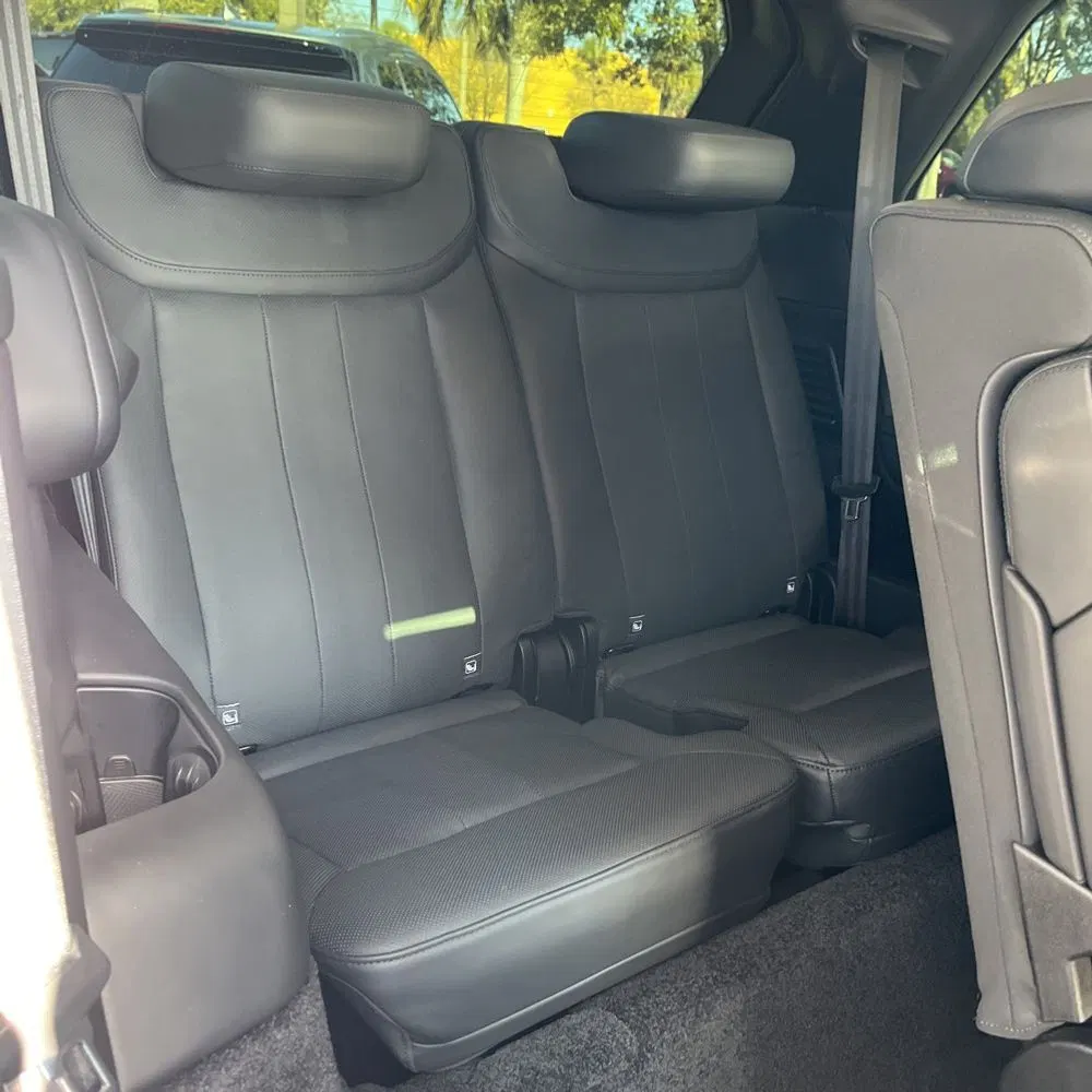 2023 Land Rover Range Rover P400 SE LWB