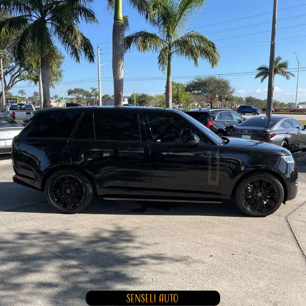 2023 Land Rover Range Rover P400 SE LWB