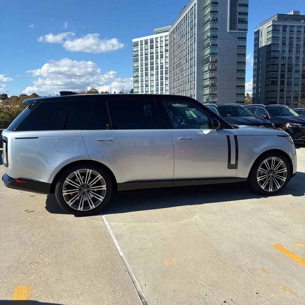 2023 Land Rover Range Rover P530 SE LWB