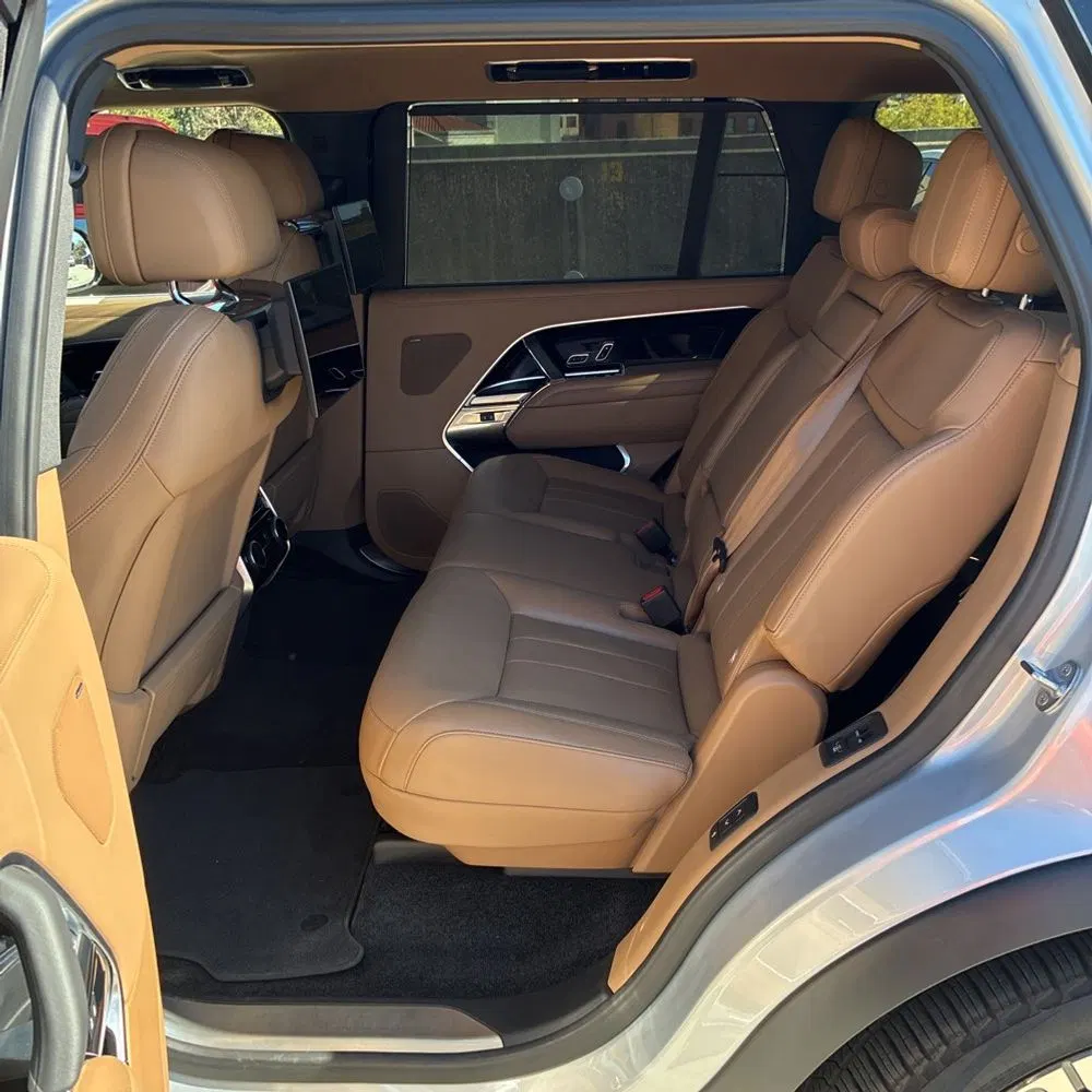 2023 Land Rover Range Rover P530 SE LWB