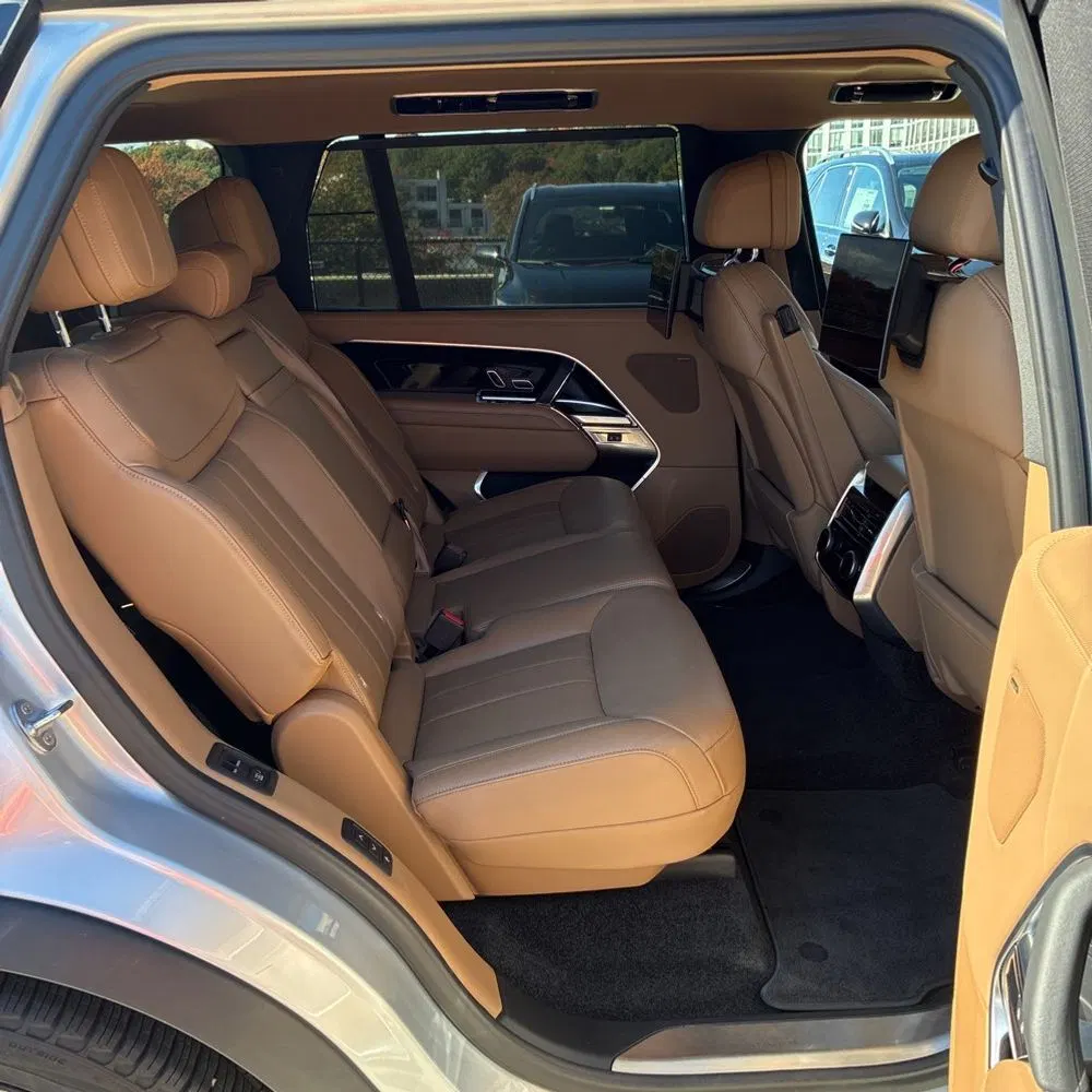 2023 Land Rover Range Rover P530 SE LWB