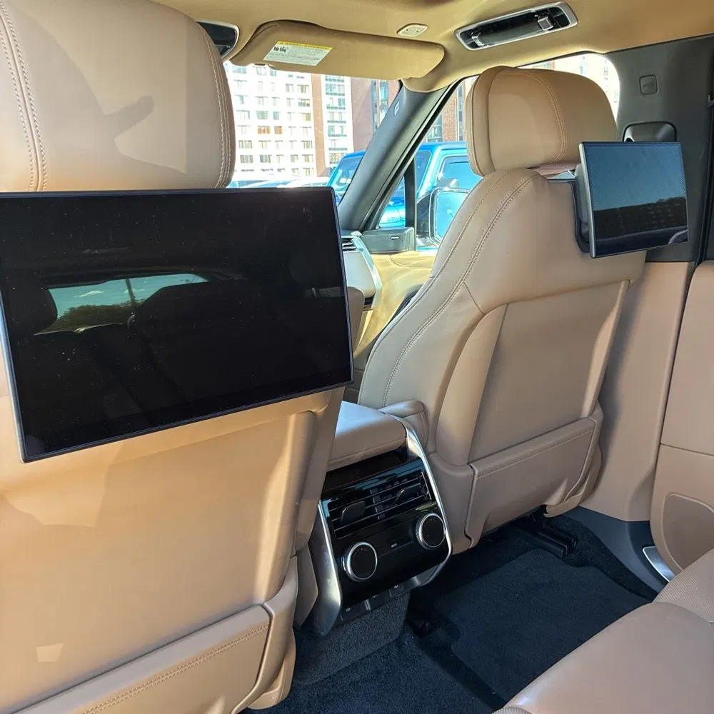 2023 Land Rover Range Rover P530 SE LWB