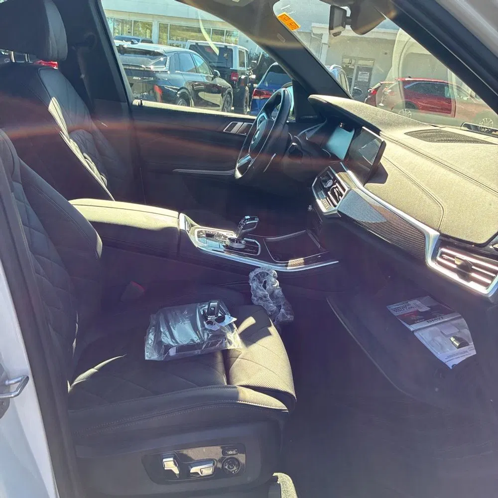 2023 BMW X5 M50i