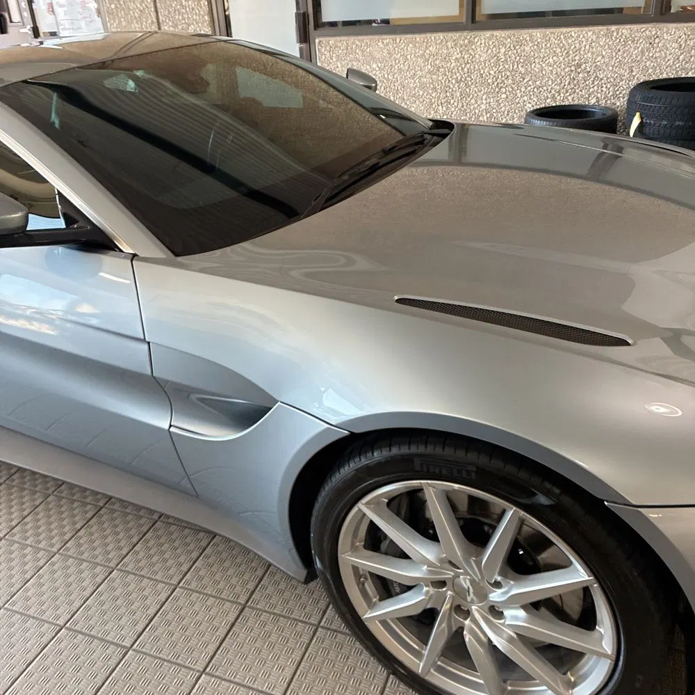 2020 Aston Martin Vantage Base