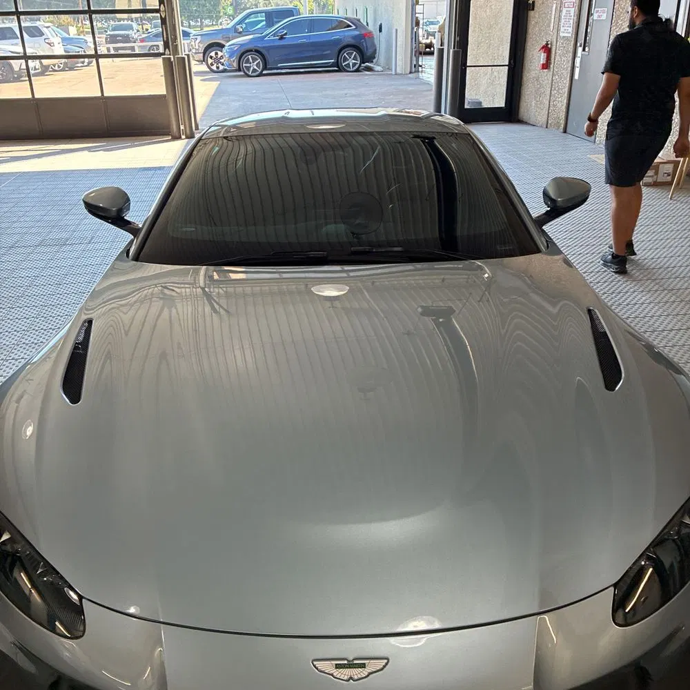 2020 Aston Martin Vantage Base