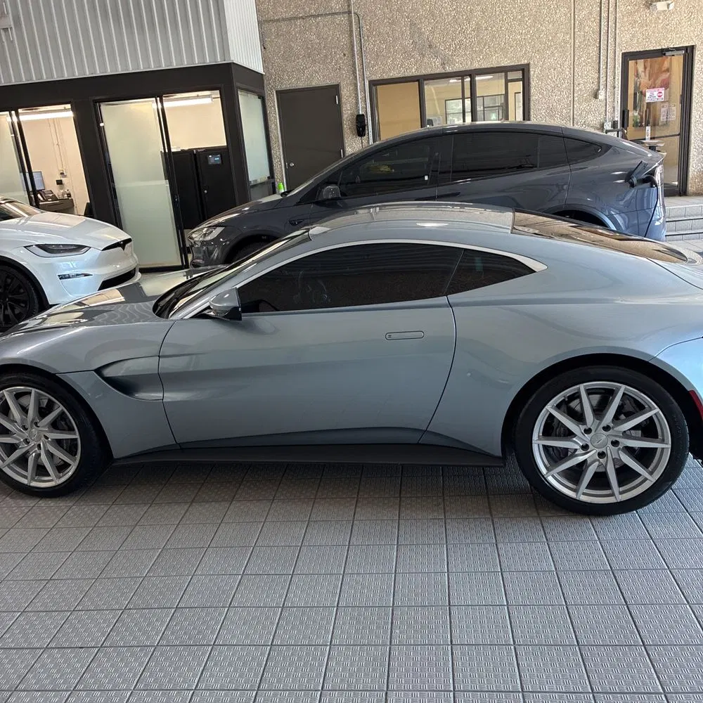 2020 Aston Martin Vantage Base