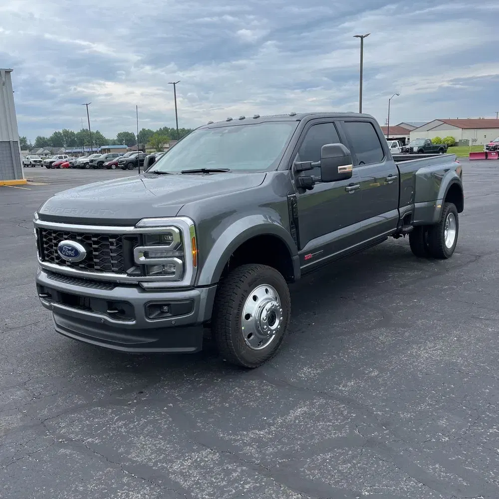 2025 Ford F-450 Super Duty Platinum