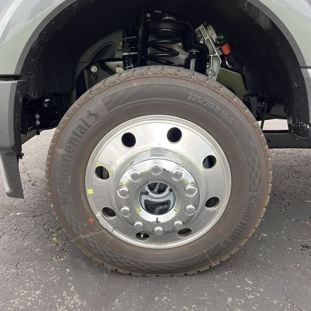 2025 Ford F-450 Super Duty Platinum