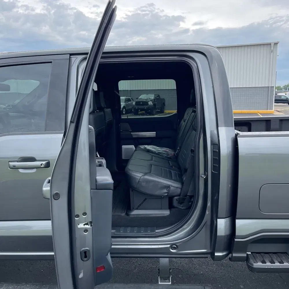 2025 Ford F-450 Super Duty Platinum