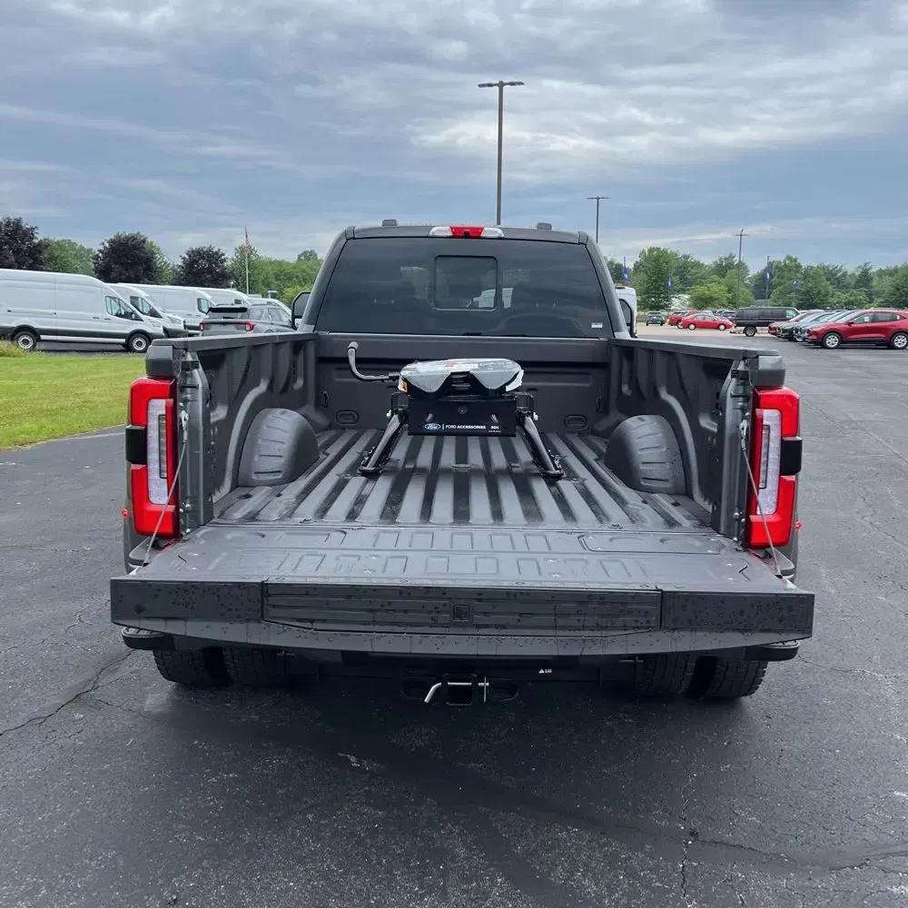 2025 Ford F-450 Super Duty Platinum