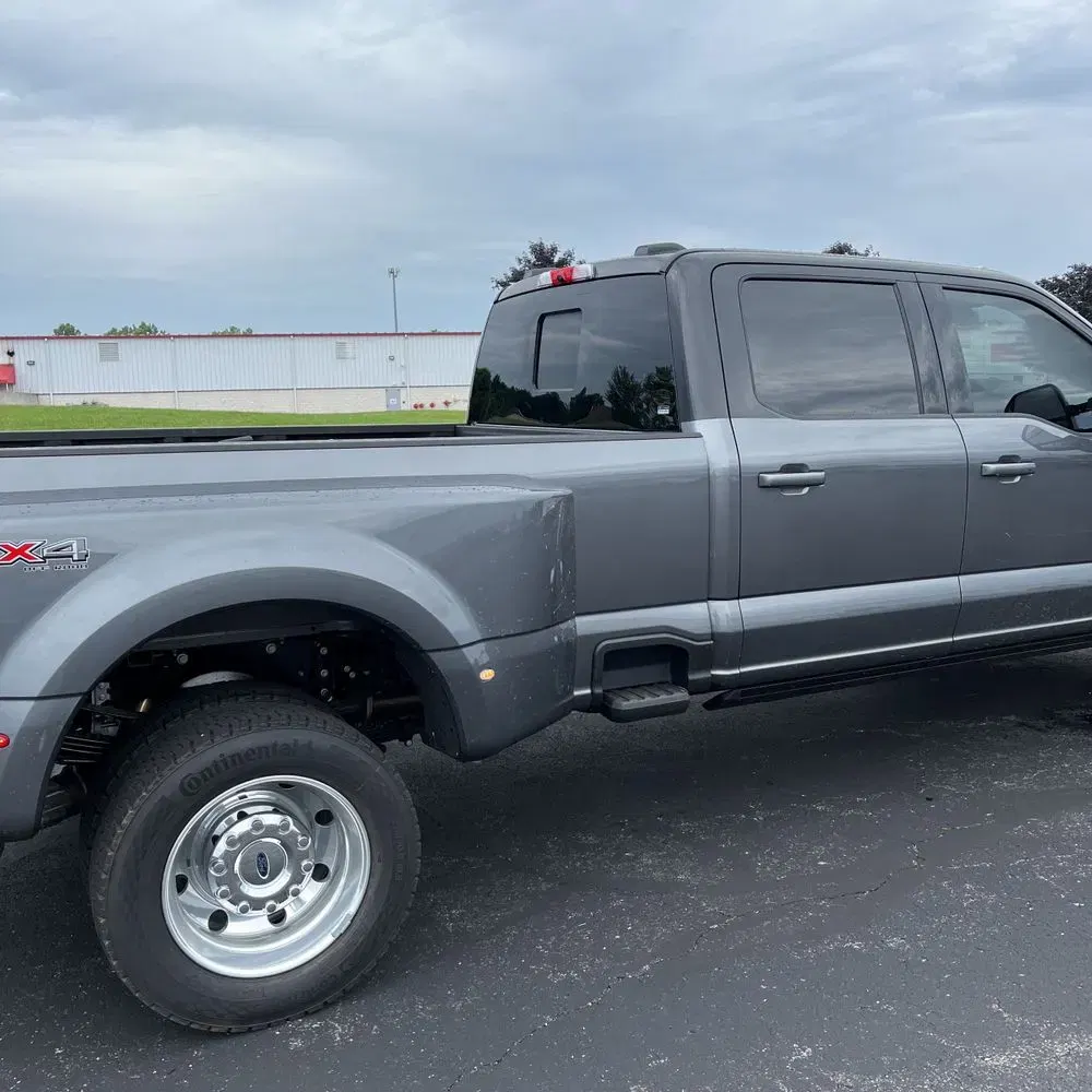 2025 Ford F-450 Super Duty Platinum