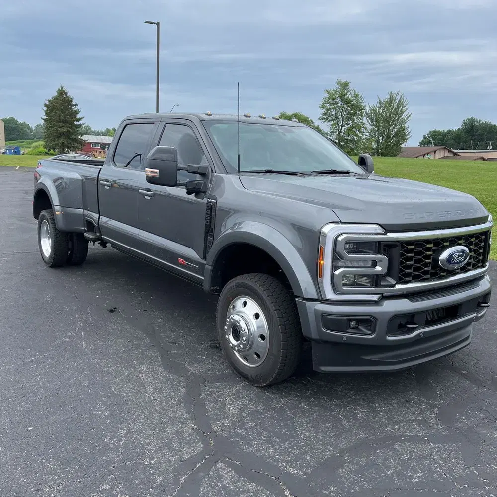 2025 Ford F-450 Super Duty Platinum