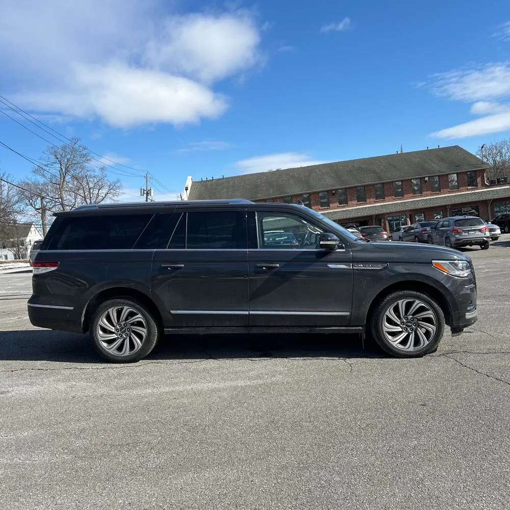 2022 Lincoln Navigator L Reserve