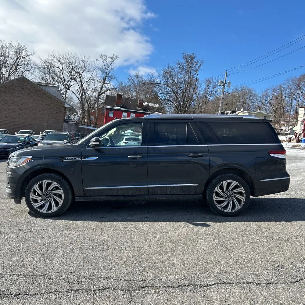 2022 Lincoln Navigator L Reserve