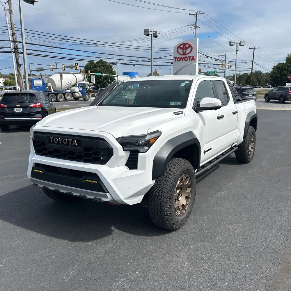 2025 Toyota Tacoma Trailhunter HV