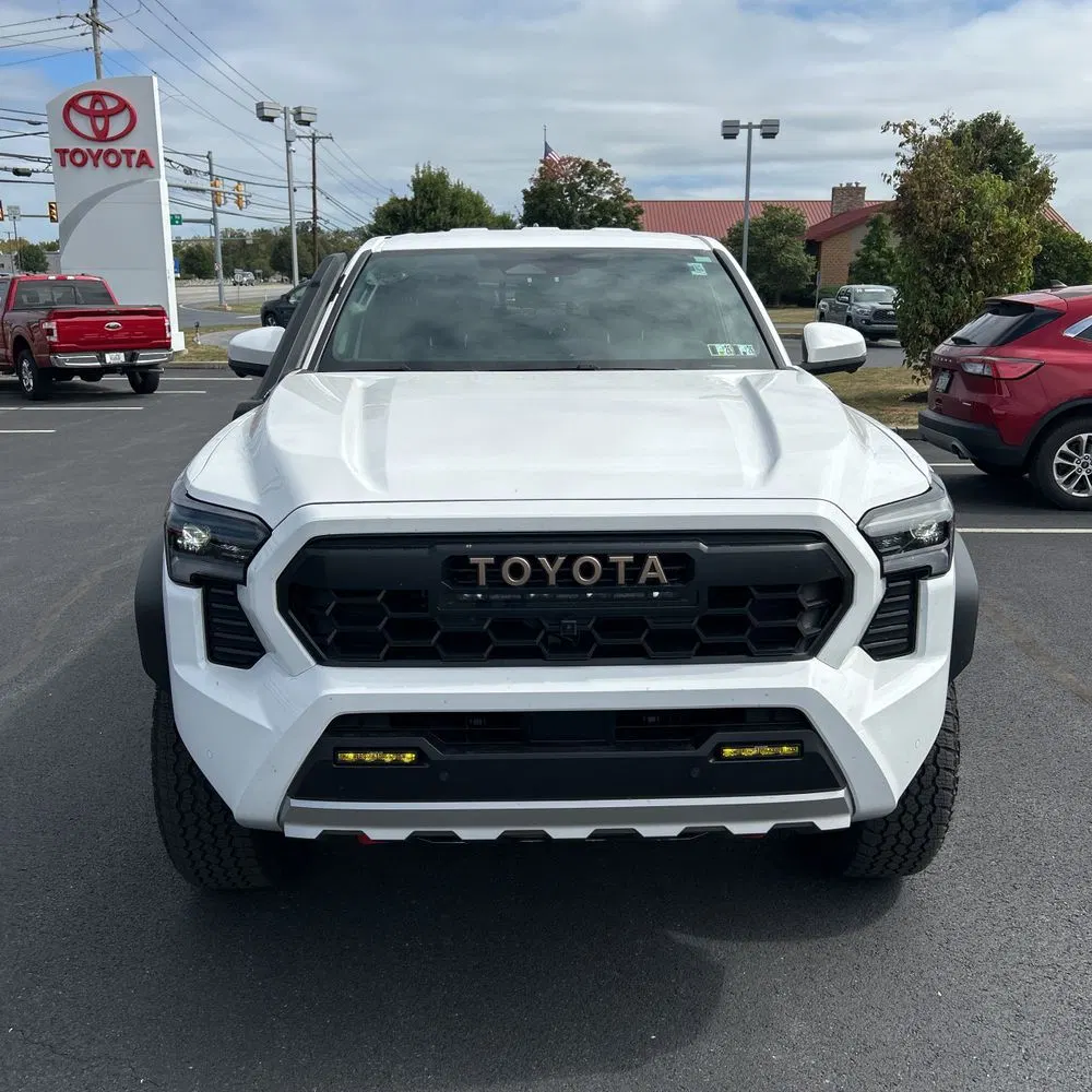 2025 Toyota Tacoma Trailhunter HV