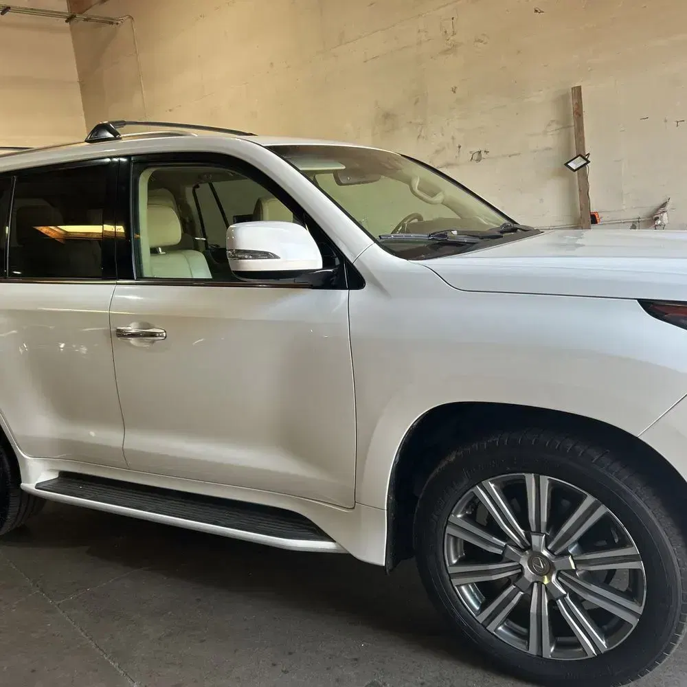 2017 Lexus LX 570 Base