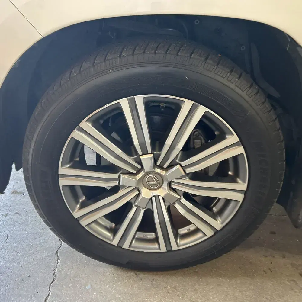 2017 Lexus LX 570 Base